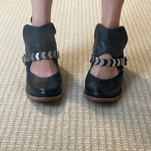 Freebird Blade Size 8, only worn a handful of times